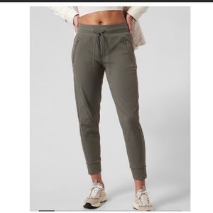 ATHLETA TREKKIE NORTH JOGGER PANTS
